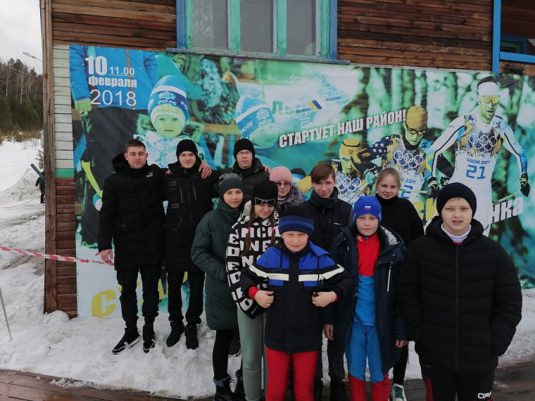 Соревнования по лыжным гонкам.